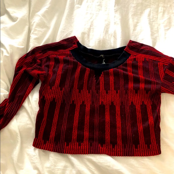 Red and black cropped sweater - Picture 2 of 5